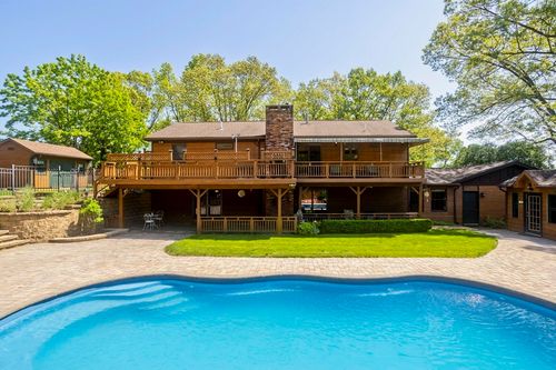 198 Mountain View Dr, Holyoke, MA, 01040-1360 | Card Image