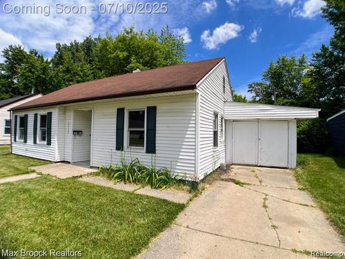 22120 Condon St, Oak Park, MI, 48237-2924 | Card Image