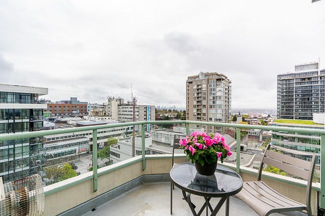 1102 - 140 E 14 Th Street, Condo with 1 bedrooms, 1 bathrooms and 1 parking in North Vancouver BC | Image 1