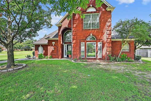 736 Kiowa Dr W, Lake Kiowa, TX, 76240-9596 | Card Image