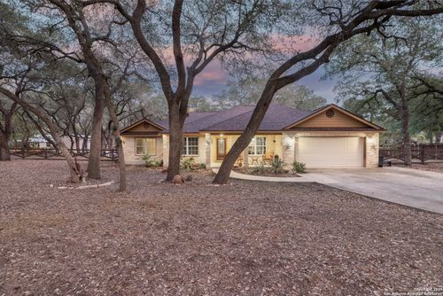 568 Jacobs Ln, La Vernia, TX, 78121-5695 | Card Image