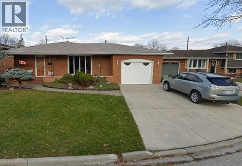 1616 Burwell Crt, Windsor, ON, N9C3Z8 | Card Image