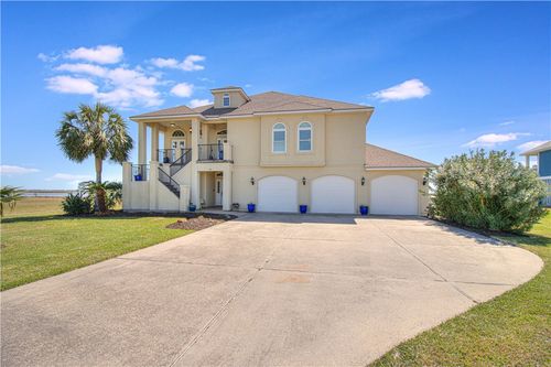 20 Southpointe Cir, Rockport, TX, 78382-7066 | Card Image