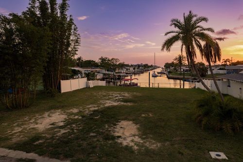 4881 Shell Stream Blvd, NEW PORT RICHEY, FL, 34652-4438 | Card Image