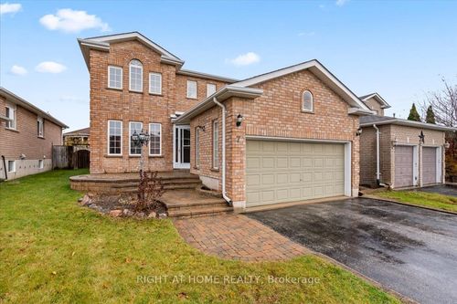 7 Michael Cres, Barrie, ON, L4M6Y9 | Card Image
