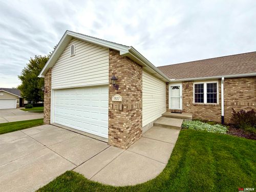1800 Miranda Ct, Lincoln, NE, 68512-4800 | Card Image