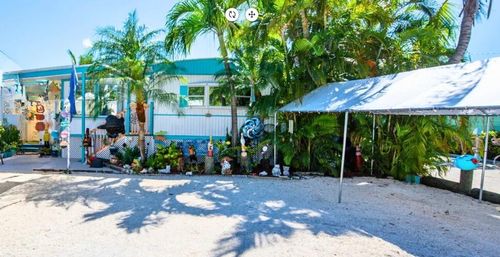 27940 Lobster Tail Trl, Little Torch Key, FL, 33042-5720 | Card Image