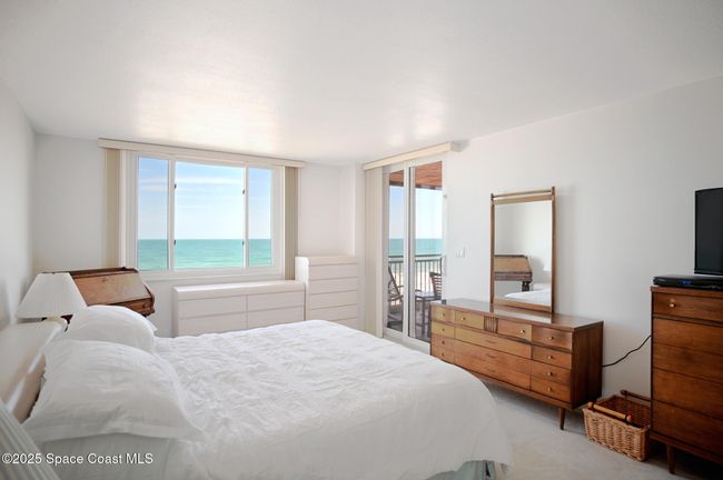 402 - 5635 Highway A1a, Condo with 3 bedrooms, 3 bathrooms and null parking in Melbourne Beach FL | Image 15