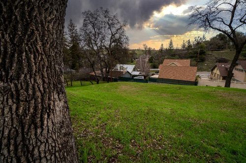 86 Dennis St, Sutter Creek, CA, 95685-8003 | Card Image