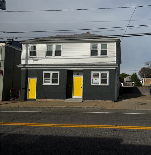 1111 Charles St, North Providence, RI, 02904-3538 | Card Image