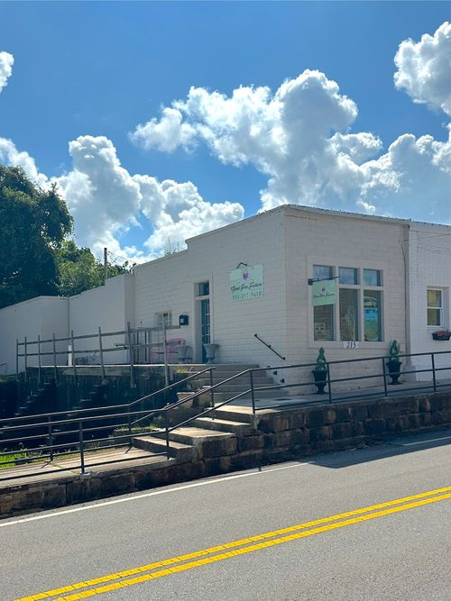 213 N Church St, Livingston, TN, 38570-1845 | Card Image