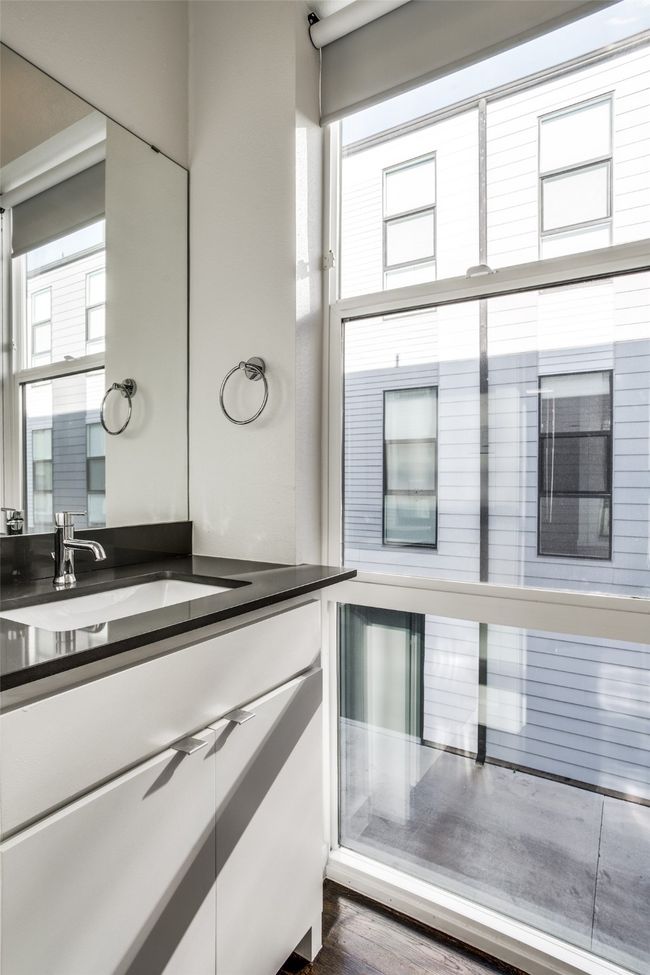 E - 4901 Live Oak St, Townhouse with 2 bedrooms, 3 bathrooms and null parking in Dallas TX | Image 12