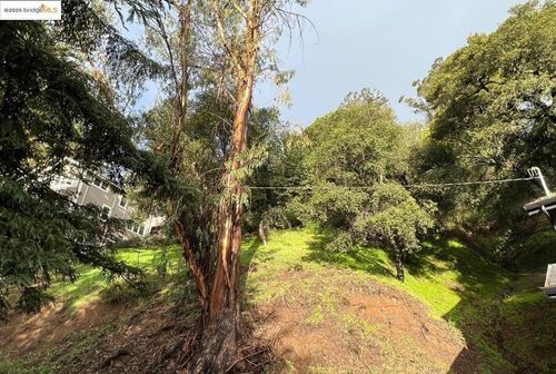 2280 Arrowhead Dr, Oakland, CA, 94611-1559 | Card Image