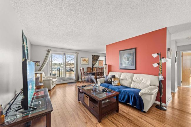 207 - 27 Bennett Street, Home with 2 bedrooms, 1 bathrooms and 1 parking in Red Deer AB | Image 3