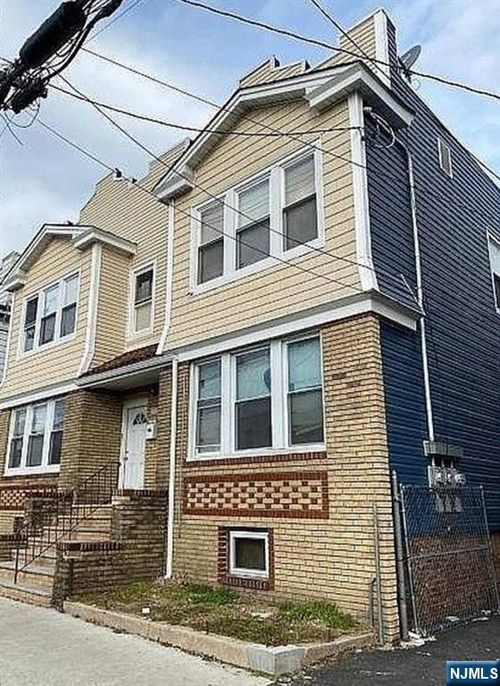 680 18th Ave, Irvington, NJ, 07111-4453 | Card Image