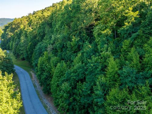 811 Grand Oaks Dr, Hendersonville, NC, 28792 | Card Image