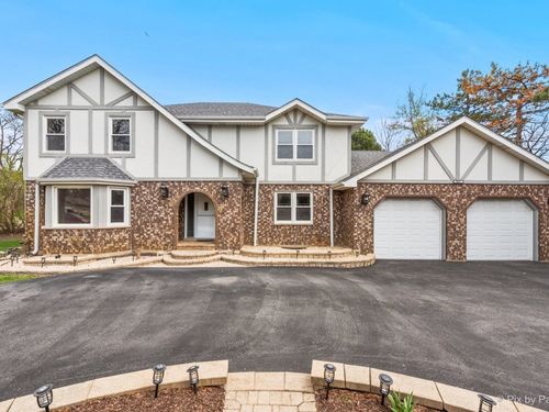 801 Waltz Ct, Prospect Heights, IL, 60070-1150 | Card Image