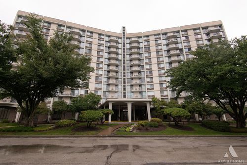 9e-20 N Tower Rd, Oak Brook, IL, 60523-1137 | Card Image