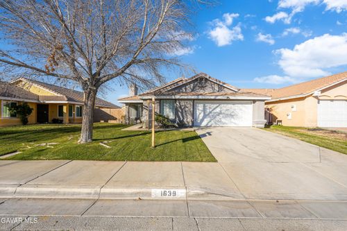 1639 E Kettering St, Lancaster, CA, 93535-1118 | Card Image