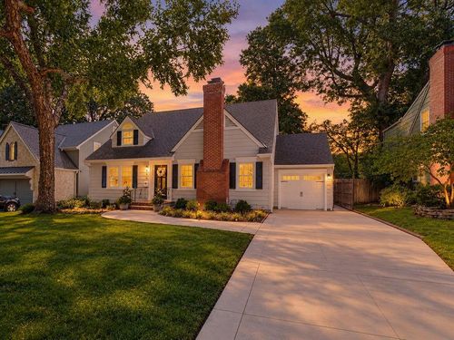 5516 Fairway Rd, Fairway, KS, 66205-2640 | Card Image