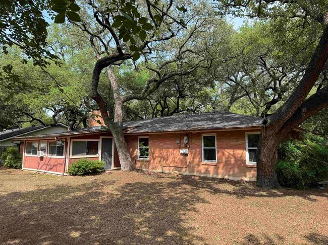1104 Arbor Ln, House other with 3 bedrooms, 2 bathrooms and null parking in Marble Falls TX | Image 6