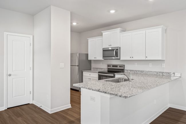 2044 Lala Loop, House other with 3 bedrooms, 3 bathrooms and 2 parking in White Bluff TN | Image 6
