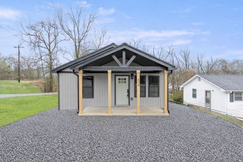 804 Martin St, Clarksville, TN, 37040-4016 | Card Image