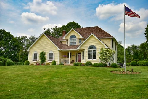 29 Michael Ln, Suffield, CT, 06078-2308 | Card Image