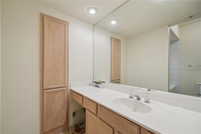 APT-1007 - 3777 Peachtree Rd Ne, Condo with 2 bedrooms, 2 bathrooms and null parking in Brookhaven GA | Image 10