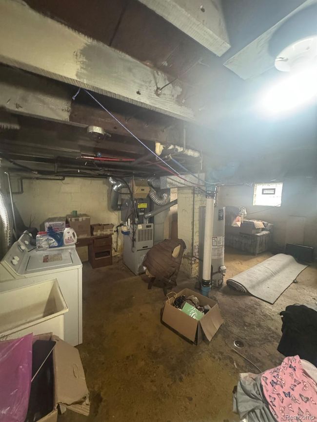 2340 Commor St, Home with 0 bedrooms, 2 bathrooms and null parking in Hamtramck MI | Image 10