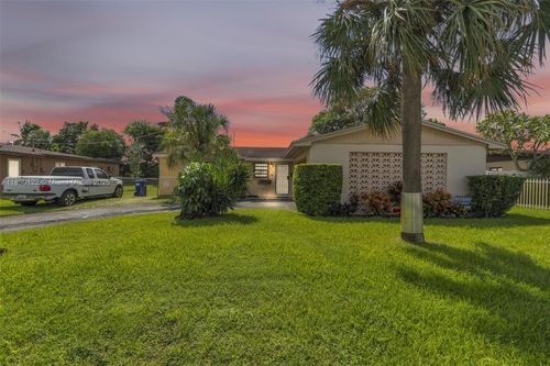2860 Nw 184th St, Miami Gardens, FL, 33056-3123 | Card Image