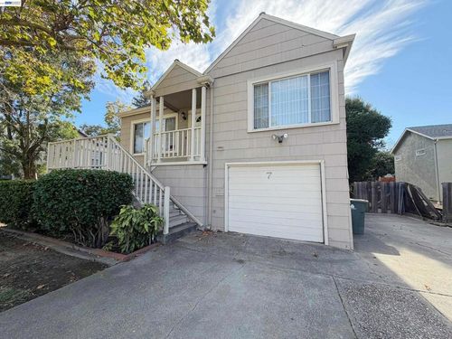 7 Howard Ave, Vallejo, CA, 94590-3517 | Card Image