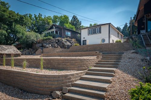 266 Nw Riverside Blvd, Bend, OR, 97703-2539 | Card Image