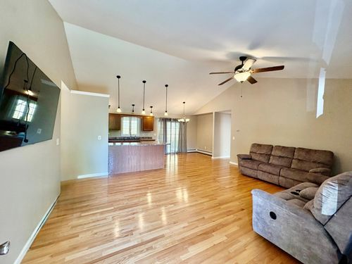 46 Caston Rd, Greenfield Park, NY, 12435-5314 | Card Image