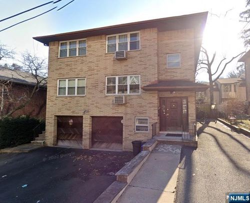 5 Hooks Ln, Edgewater, NJ, 07020-1873 | Card Image