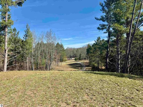 3041 Dockery Rd Nw, Williamsburg, MI, 49690 | Card Image