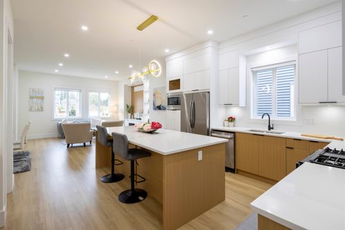 {{alt}} | Card Image