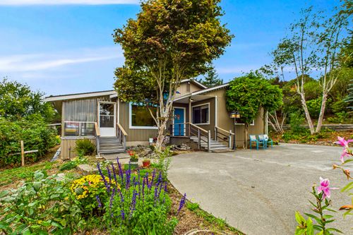 931 Fernbridge Dr, Fortuna, CA, 95540-9747 | Card Image