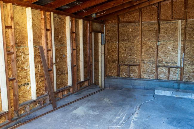 inclosed shed space on West part of house | Image 55