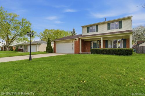 45466 Keding St, Utica, MI, 48317-6051 | Card Image