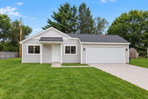859 Merrick St, Belding, MI, 48809-9576 | Card Image
