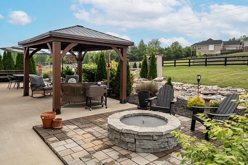 122 Max Cavnes Rd, Danville, KY, 40422-8718 | Card Image