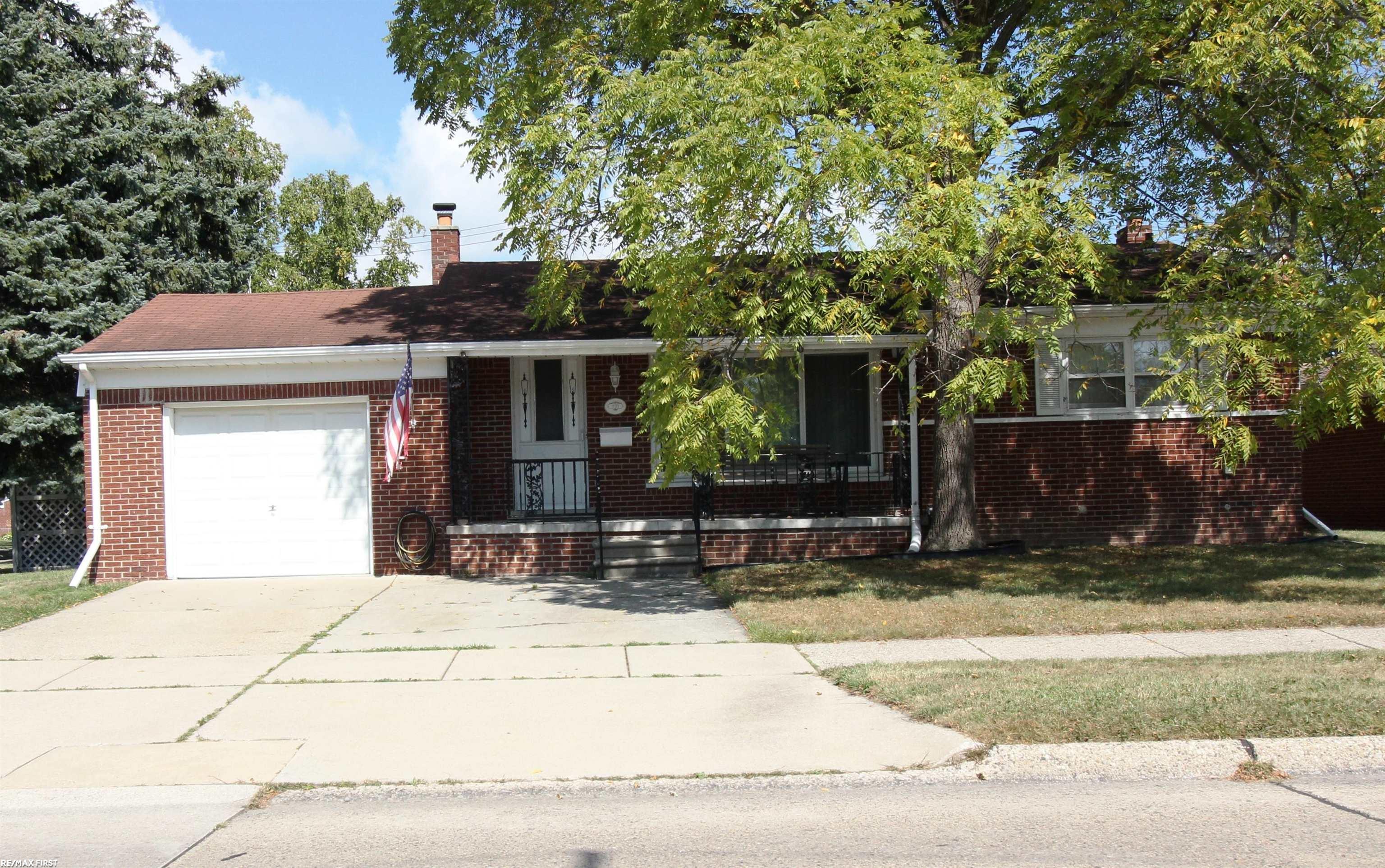Breezeway , Fraser, MI 48026