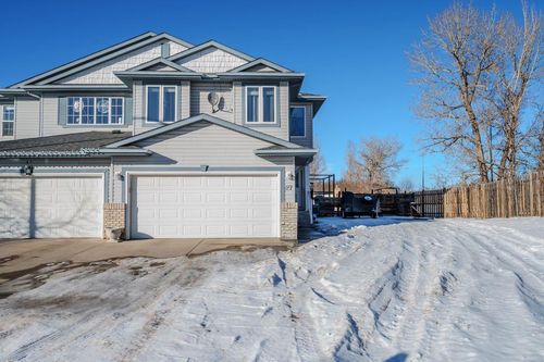 27 Amlee Close, Red Deer, AB, T4R3G2 | Card Image