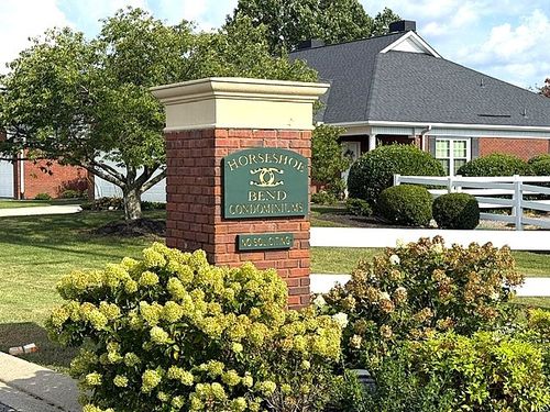 102 Horseshoe Ct, Shelbyville, TN, 37160-7397 | Card Image