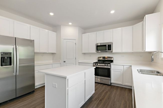 32012 Savannah Dr, House other with 4 bedrooms, 3 bathrooms and 3 parking in Lakemoor IL | Image 11