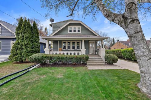 9015 W Cold Spring Rd, Greenfield, WI, 53228 | Card Image