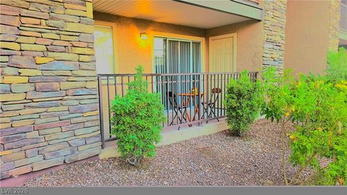 227-5185 Indian River Dr, Las Vegas, NV, 89103-6143 | Card Image