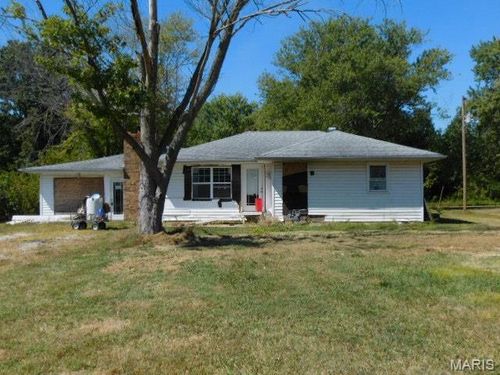 4235 Radio Tower Rd, Salem, IL, 62881-5613 | Card Image