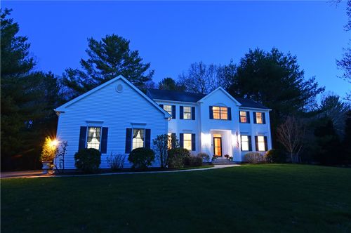 294 Sylvan Ct, Saunderstown, RI, 02874-1982 | Card Image